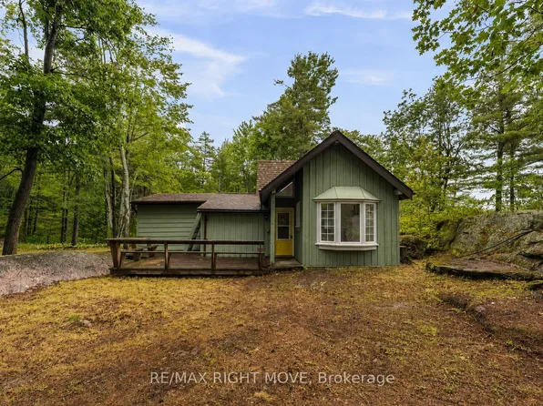 1041 1700th Rd #1, Gravenhurst, ON P0E 1G0