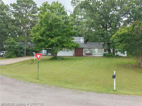 7 Bon Air St, Van Buren, AR 72956