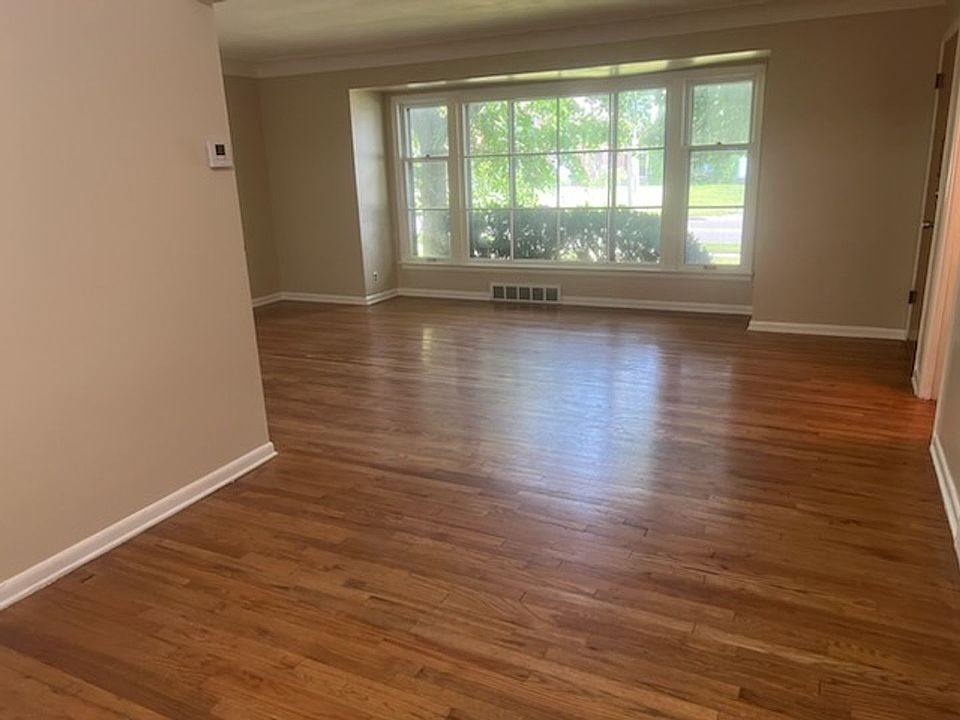1st image of 17611 Chagrin Blvd