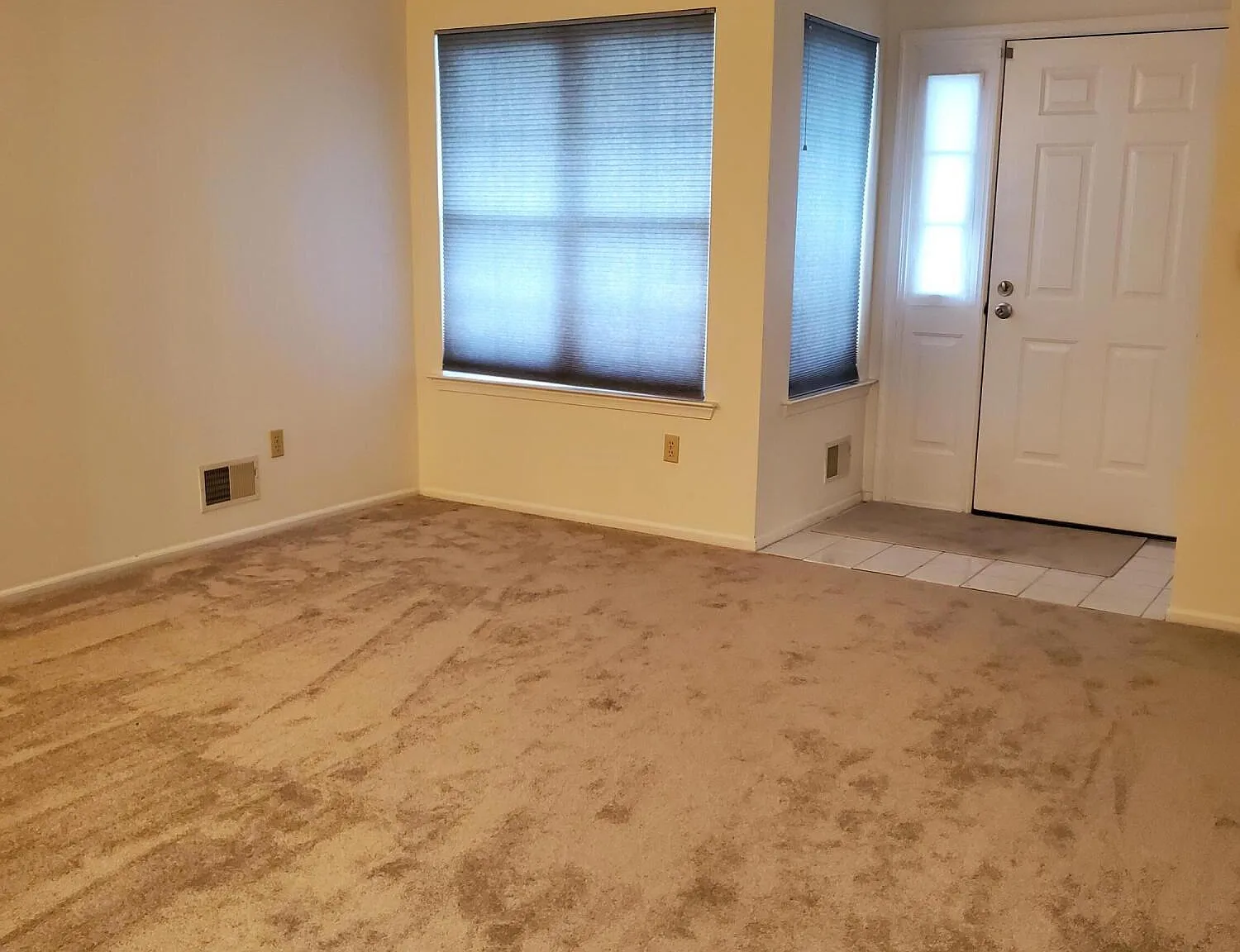 3 bed, 2.5 bath, 1929 sqft, $3,200 — Photo 2