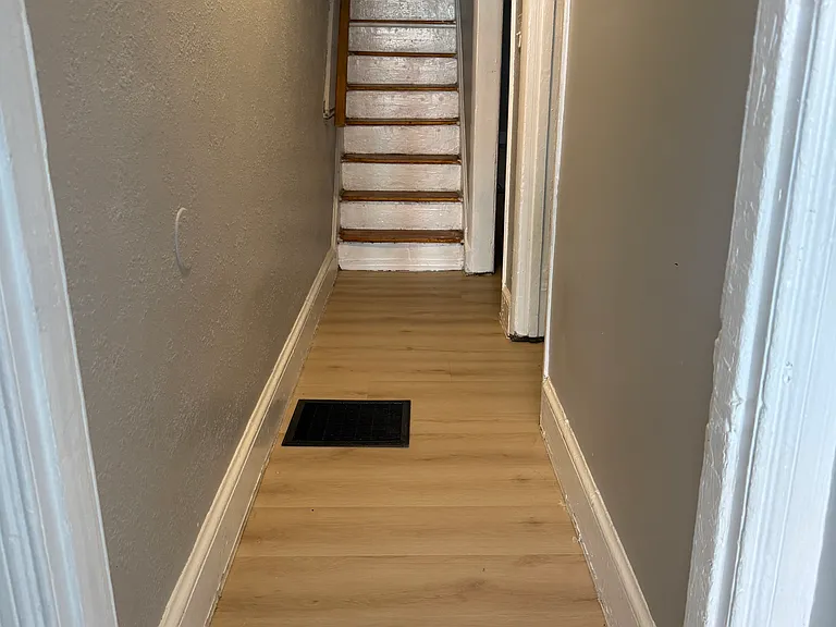 418 N Franklin St — Photo 2