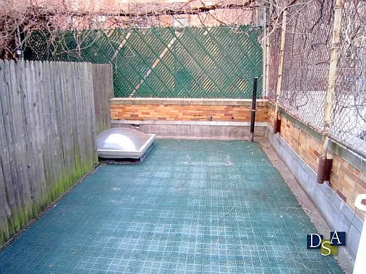 Rented by DSA Realty | media 23