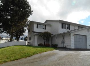 8332 Upper Ridge Rd APT A, Everett, WA 98203