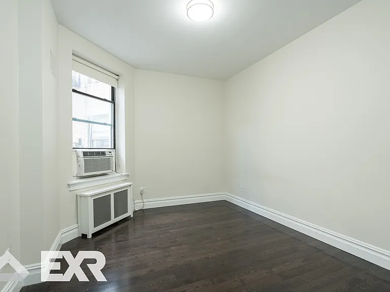 526 W 111th St #4CC — Photo 17