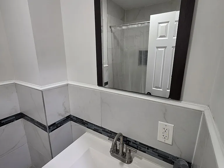 4315 Newkirk Ave — Photo 7