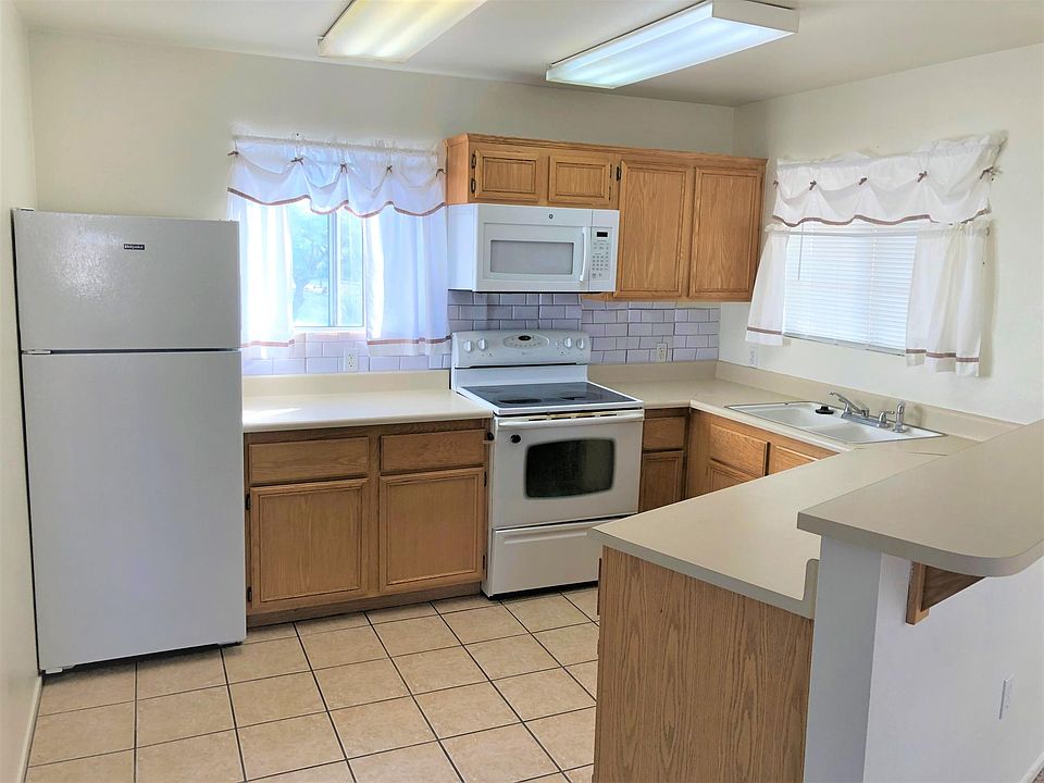 1st image of 2600 Vegas Dr