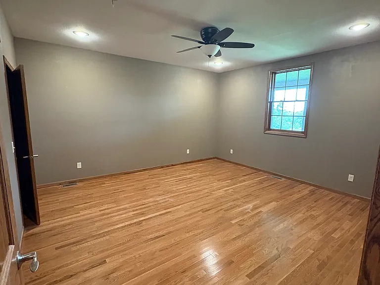 837 Elm St — Photo 7