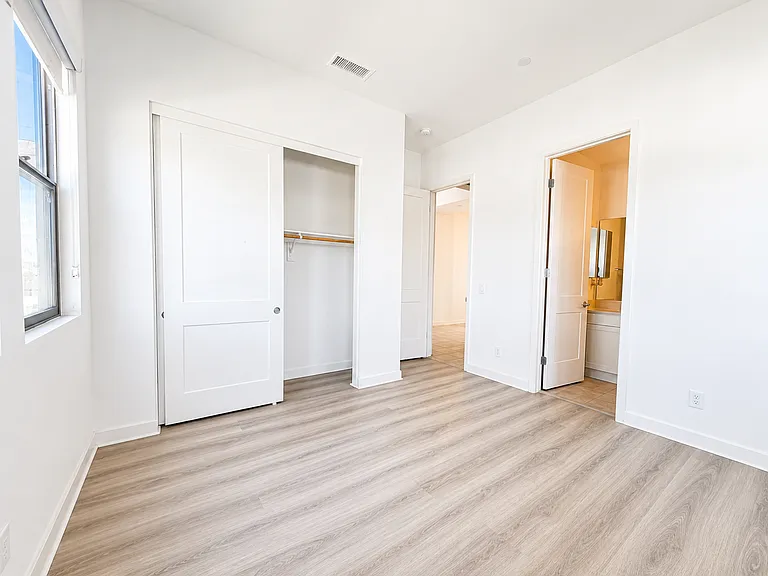 4780 S Ivy Ave — Photo 7