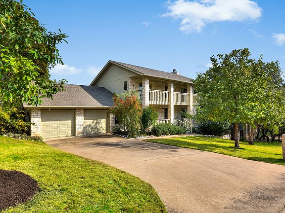 2nd image of 3916 Glengarry Dr
