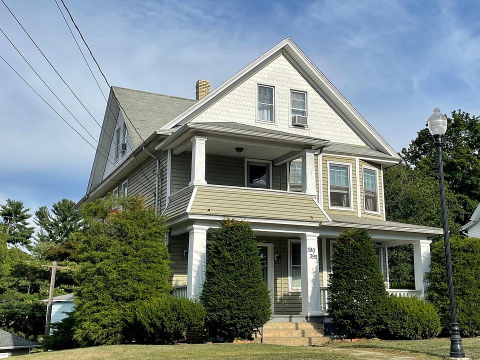 1st image of 390 Wakelee Ave #1