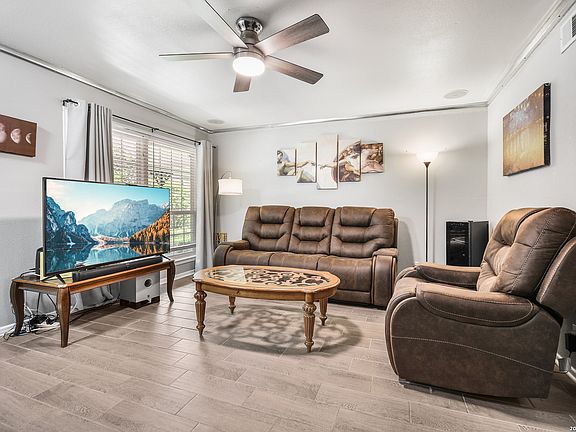 2nd image of 8401 N New Braunfels #146