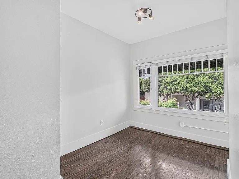 138 Elm Avenue — Photo 25