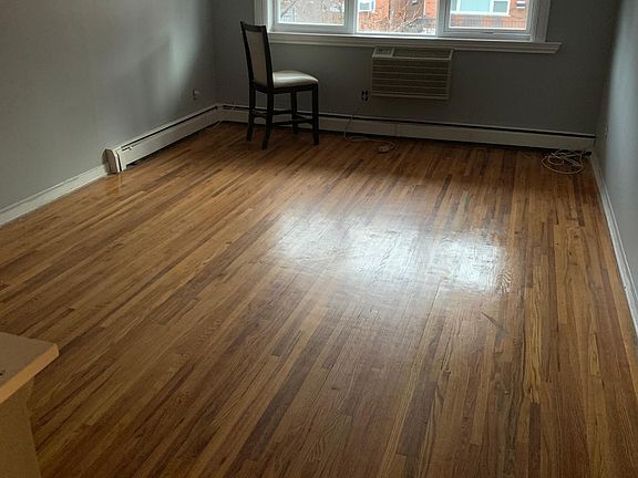 2nd image of 2751 Matthews Ave