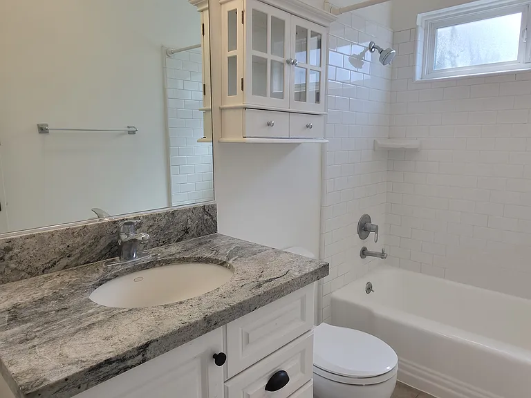 1441 Euclid St #2 — Photo 12