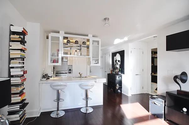 Rented by BLU Real Estate | media 85