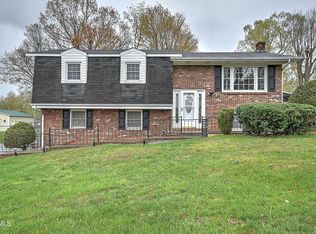 149 Canterbury Ln, Bristol, VA 24201
