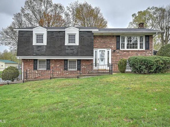 149 Canterbury Ln, Bristol, VA 24201