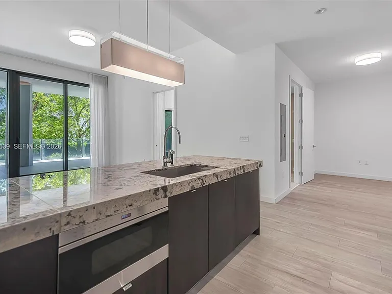 2831 S Bayshore Dr #402 — Photo 1