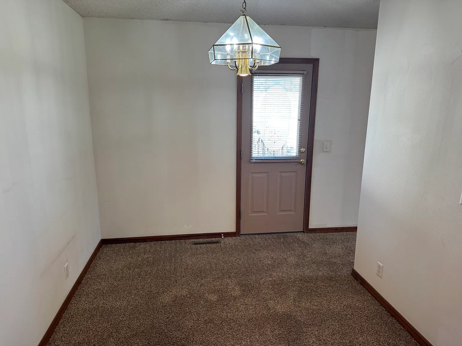 2 bed, $895 — Photo 3