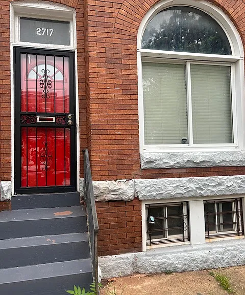 2717 Parkwood Ave — Photo 1