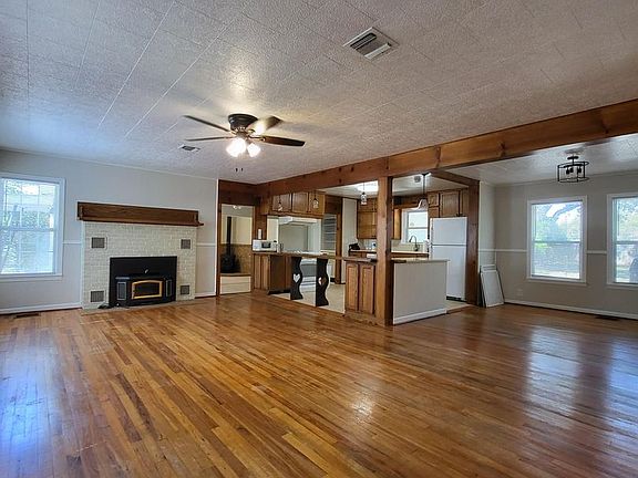 4th image of 112 Beverly Dr