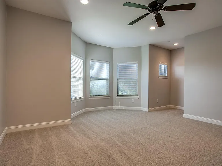 4502 Holland Ave — Photo 29