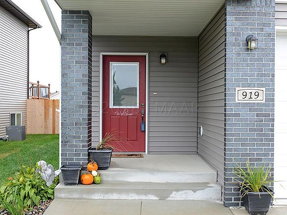 2nd image of 919 42nd Ave W
