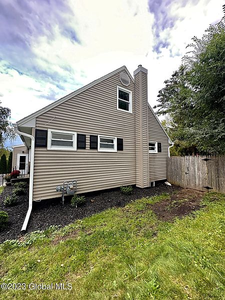 3rd image of 56 Southgate Road