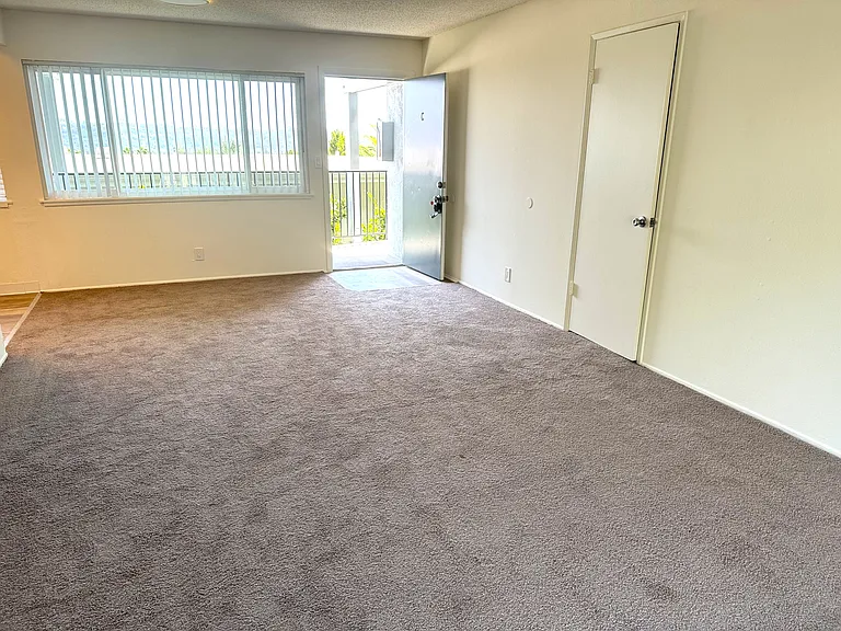 1606 Grand Ave #C — Photo 1
