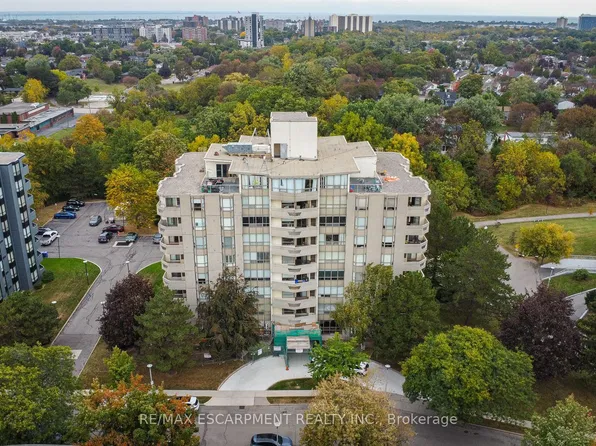 8 Village Grn #510, Hamilton, ON L8G 5B8