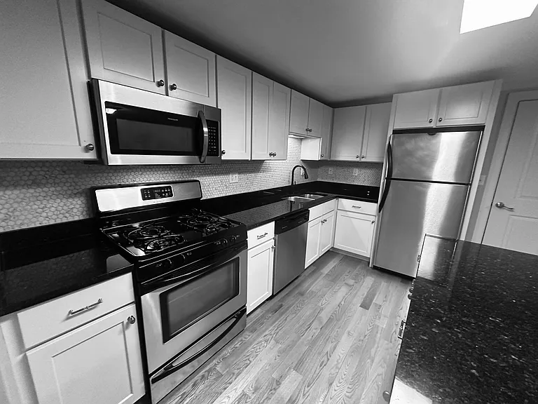 31 Elliott St — Photo 7