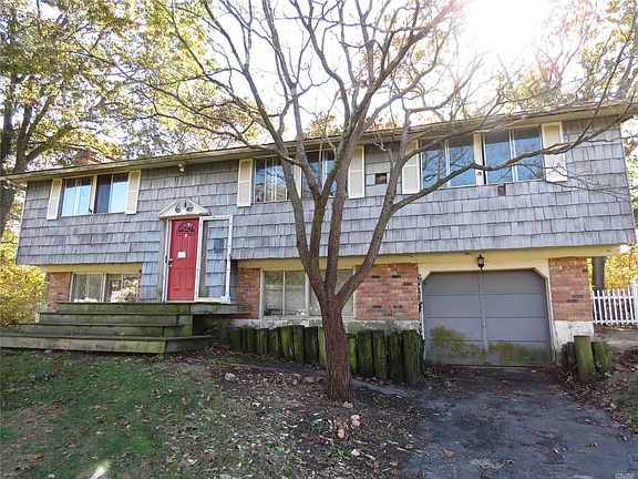 2nd image of 23 Fairway Dr