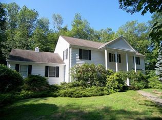 2 Lakewood Dr, Katonah, NY 10536