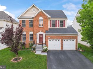 42651 Harris St, Chantilly, VA 20152