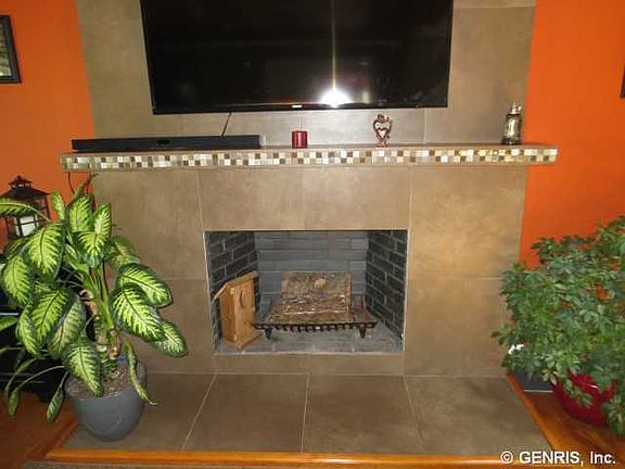 5th image of 429 Grace Ave