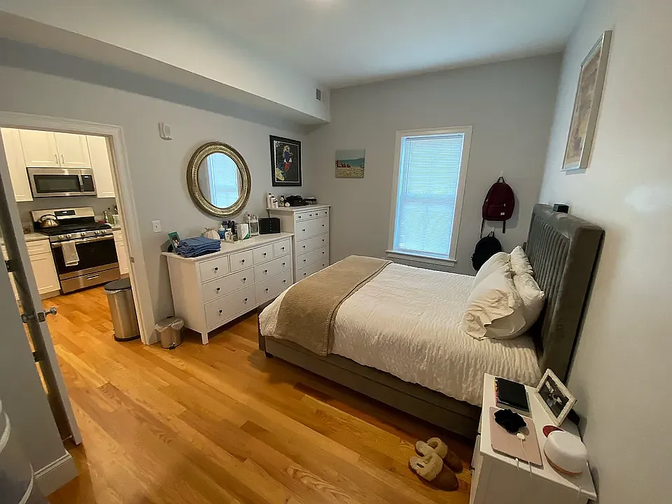 1 bed, 9999 sqft, $2,400 — Photo 4