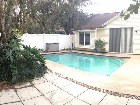 2nd image of 4001 Silverspring Dr