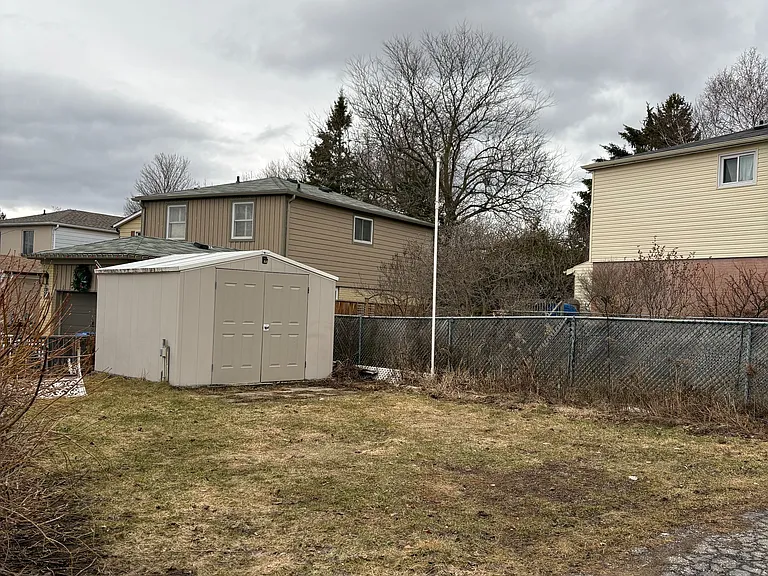 701 Leeder Ct — Photo 11