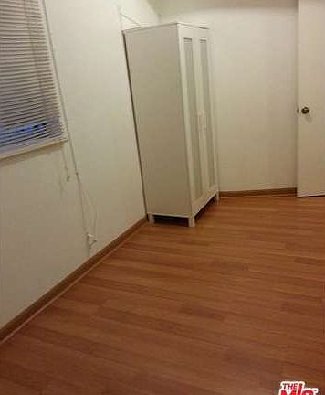 5th image of 2527 Bellevue Ave