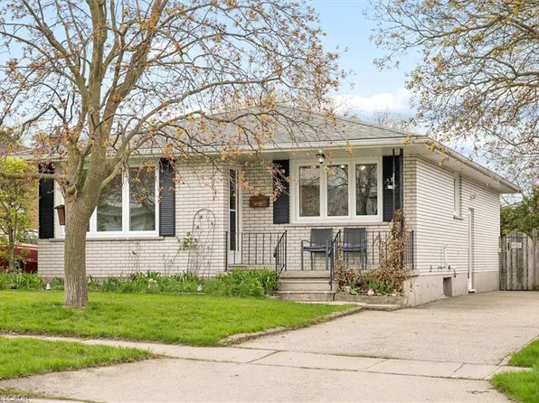 26 Tutton Pl, Cambridge, ON N1R 4S8