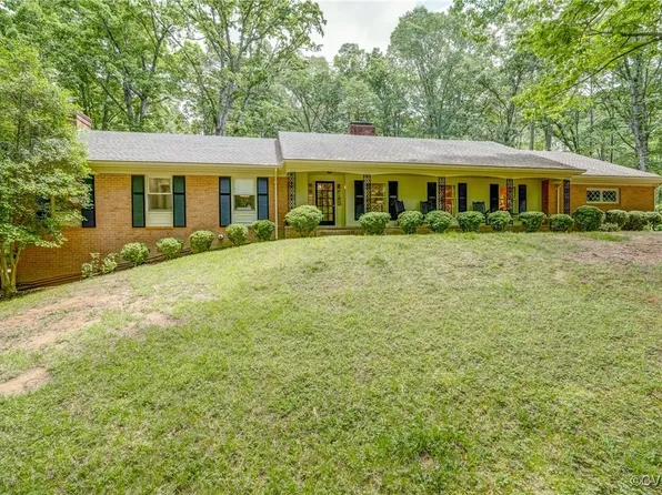 3701 Darby Dr, Midlothian, VA 23113