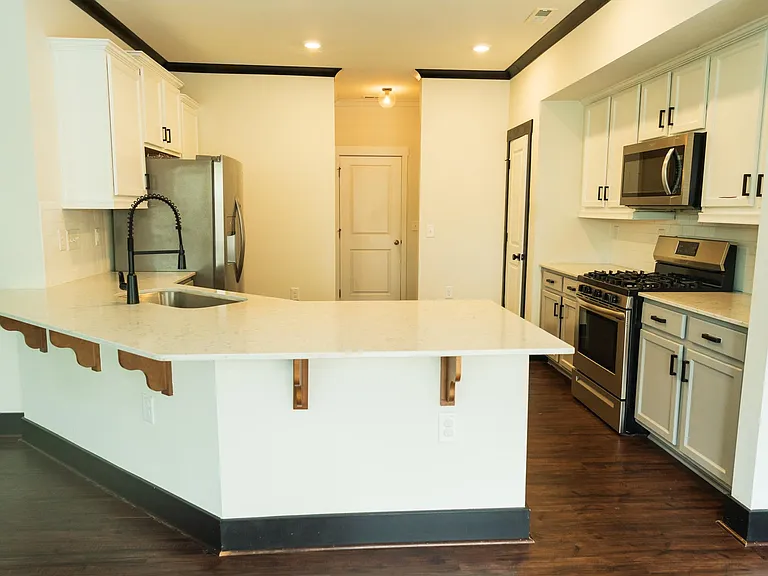 1013 Epiphany Rd — Photo 15