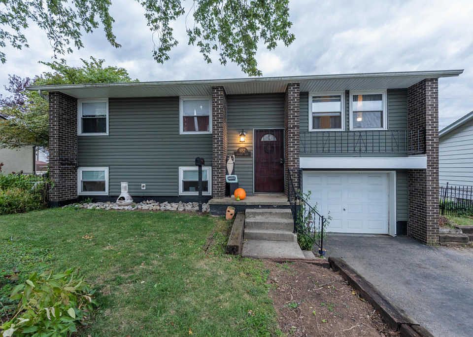 1st image of 652 Crescent Dr