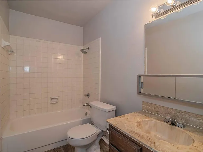 711 Edgemont Pl — Photo 22