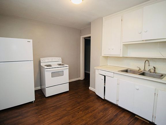 5th image of 823 Central Dr