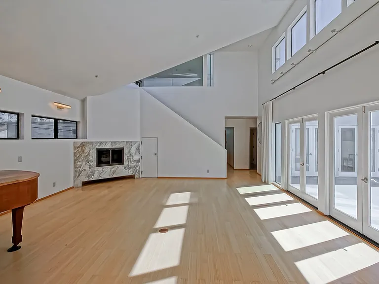 522 Grand Blvd — Photo 3