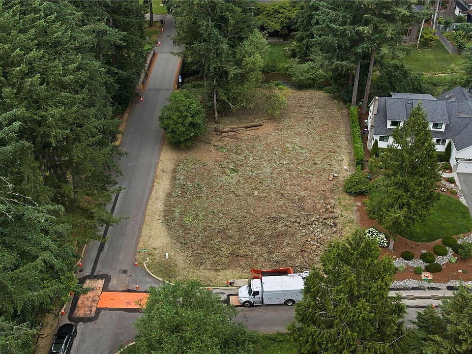 1st image of 420 SE Sycamore Lane