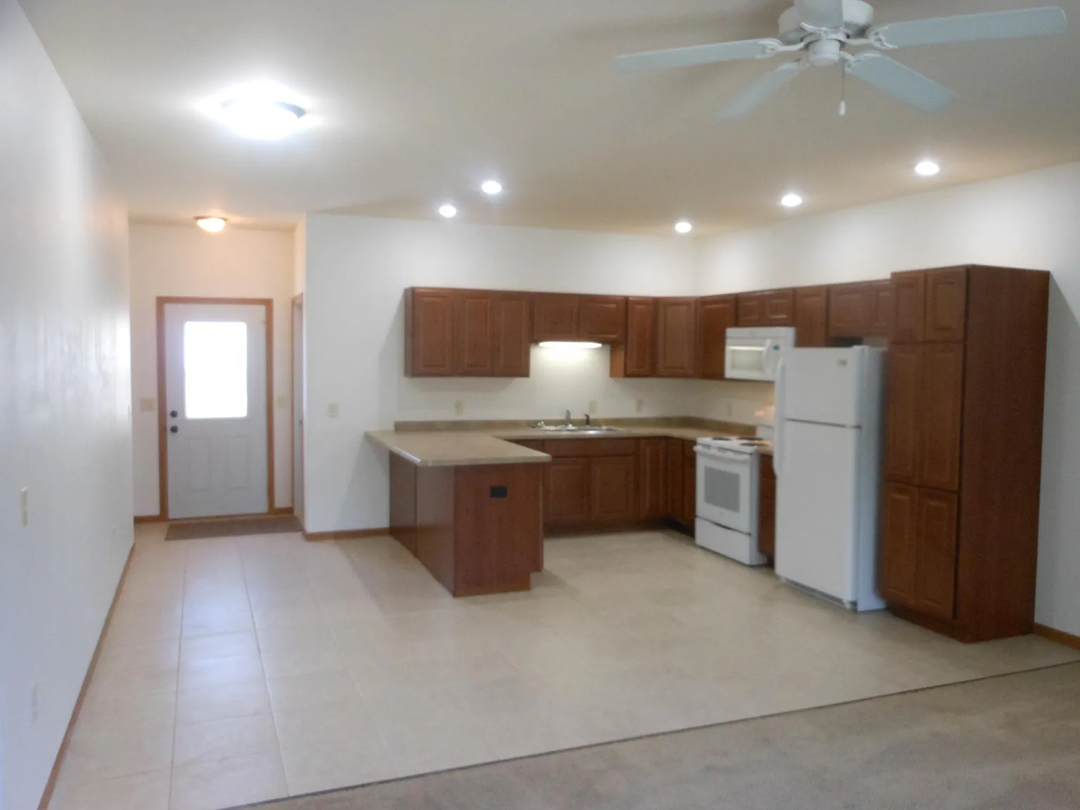 2 bed, 1180 sqft, $1,500 — Photo 4