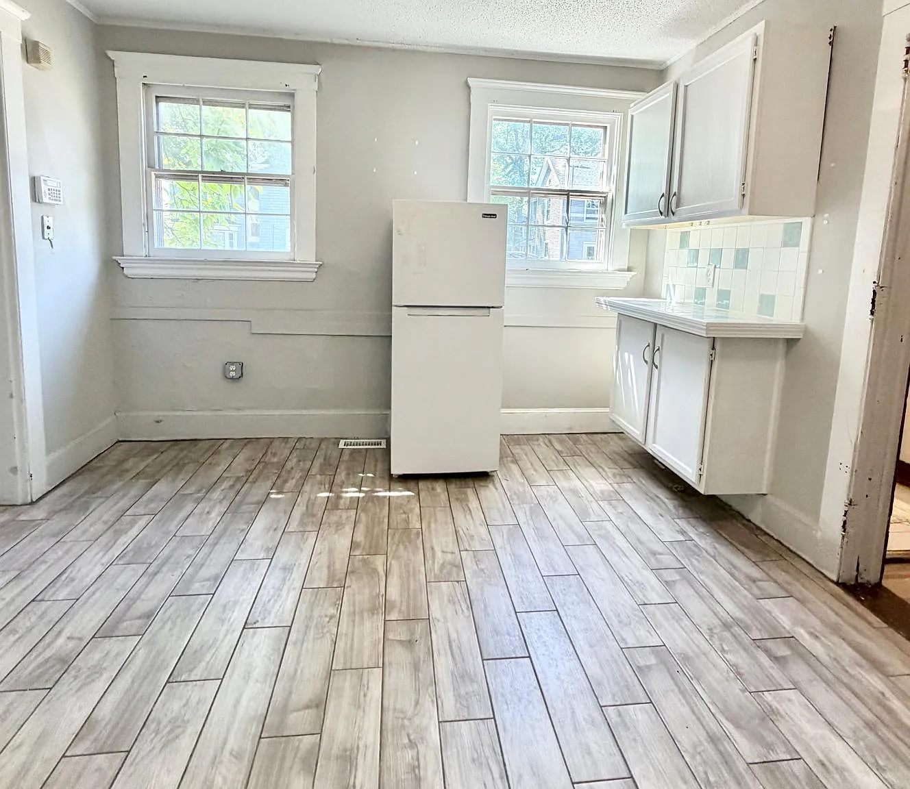 5 bed, 1750 sqft, $2,250 — Photo 3