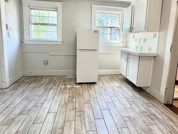 3rd image of 703 George St #1